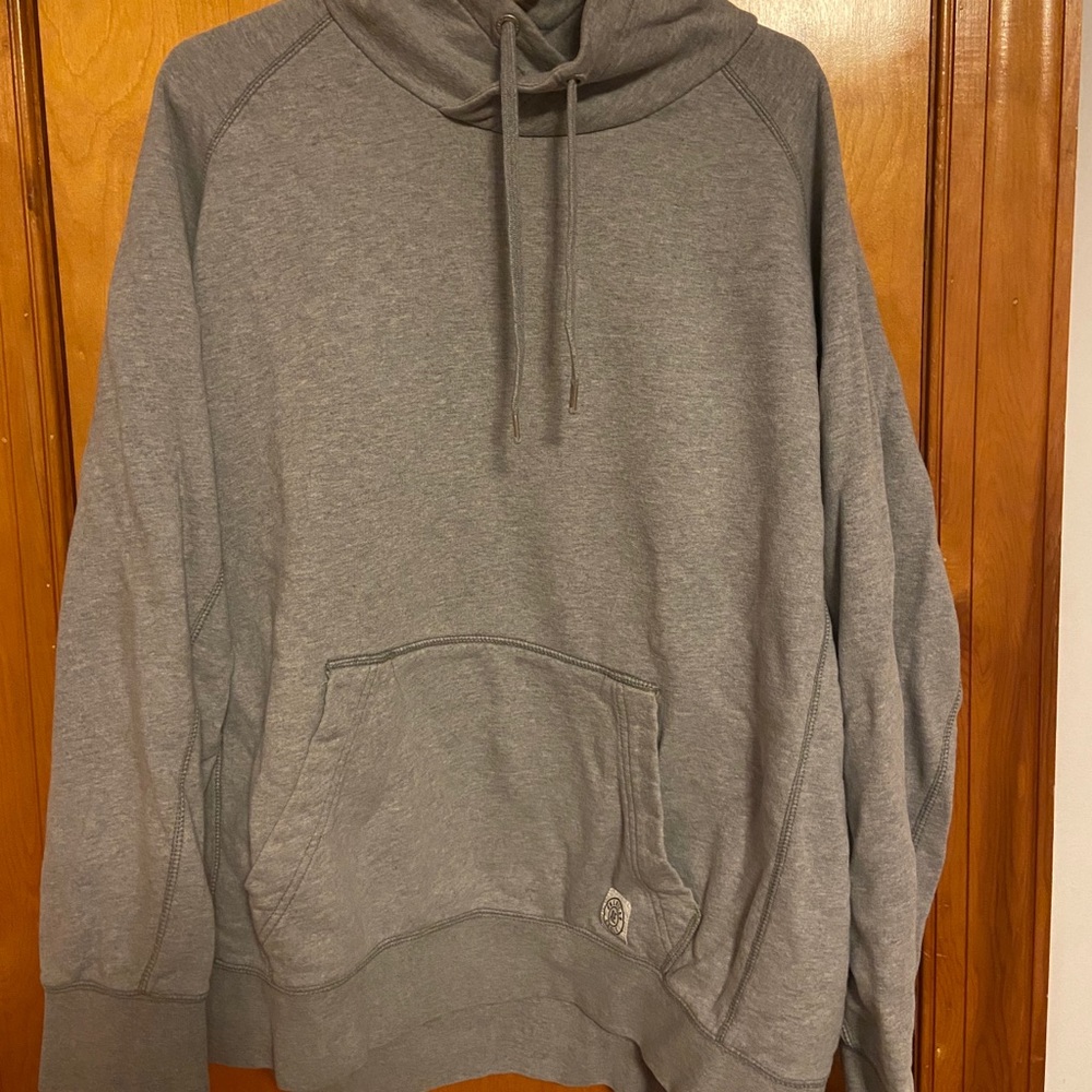 Men’s AE 2 sweatshirt bundle.